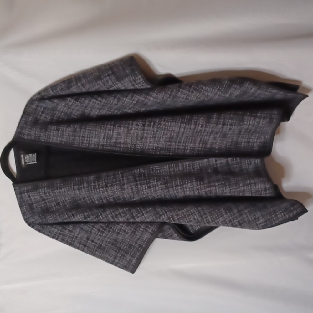 IKE BEHAR Women's Gray and Black Shawl. One Size.